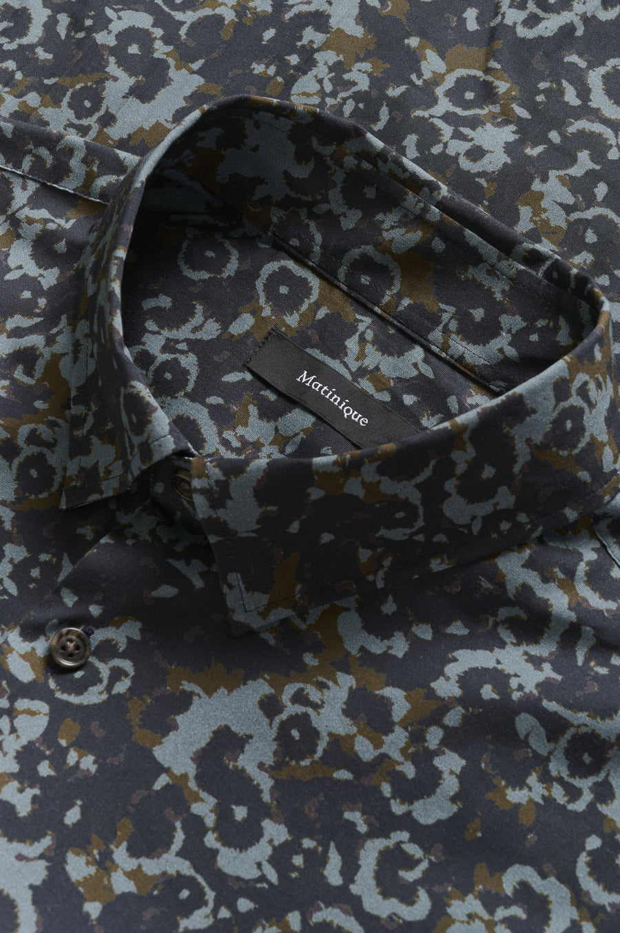 MT30208544 Trostol BU Dark Floral Camo Print