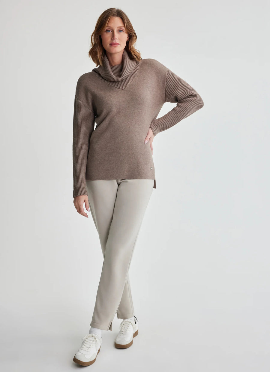 FIG37900 Luna Turtleneck Sweater
