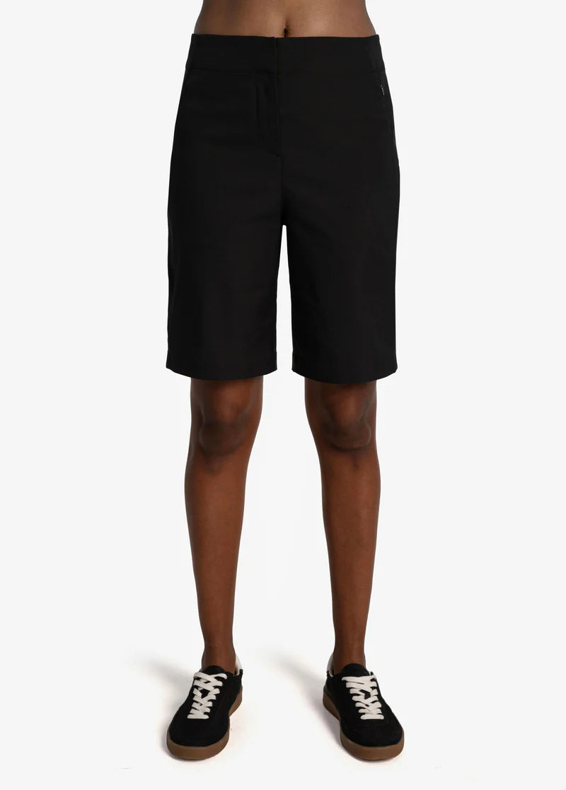 LO4509 Travel Bermuda Short