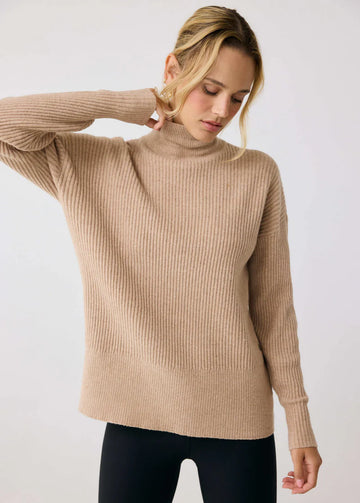 LO4513 Camille Turtleneck