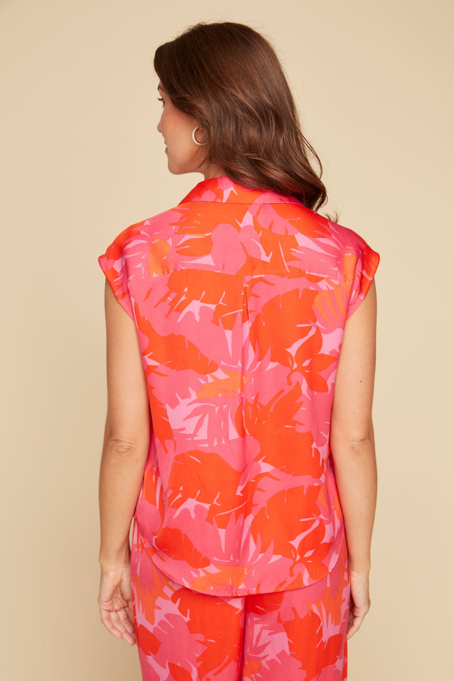 REN5130 Sleeveless Collard Blouse