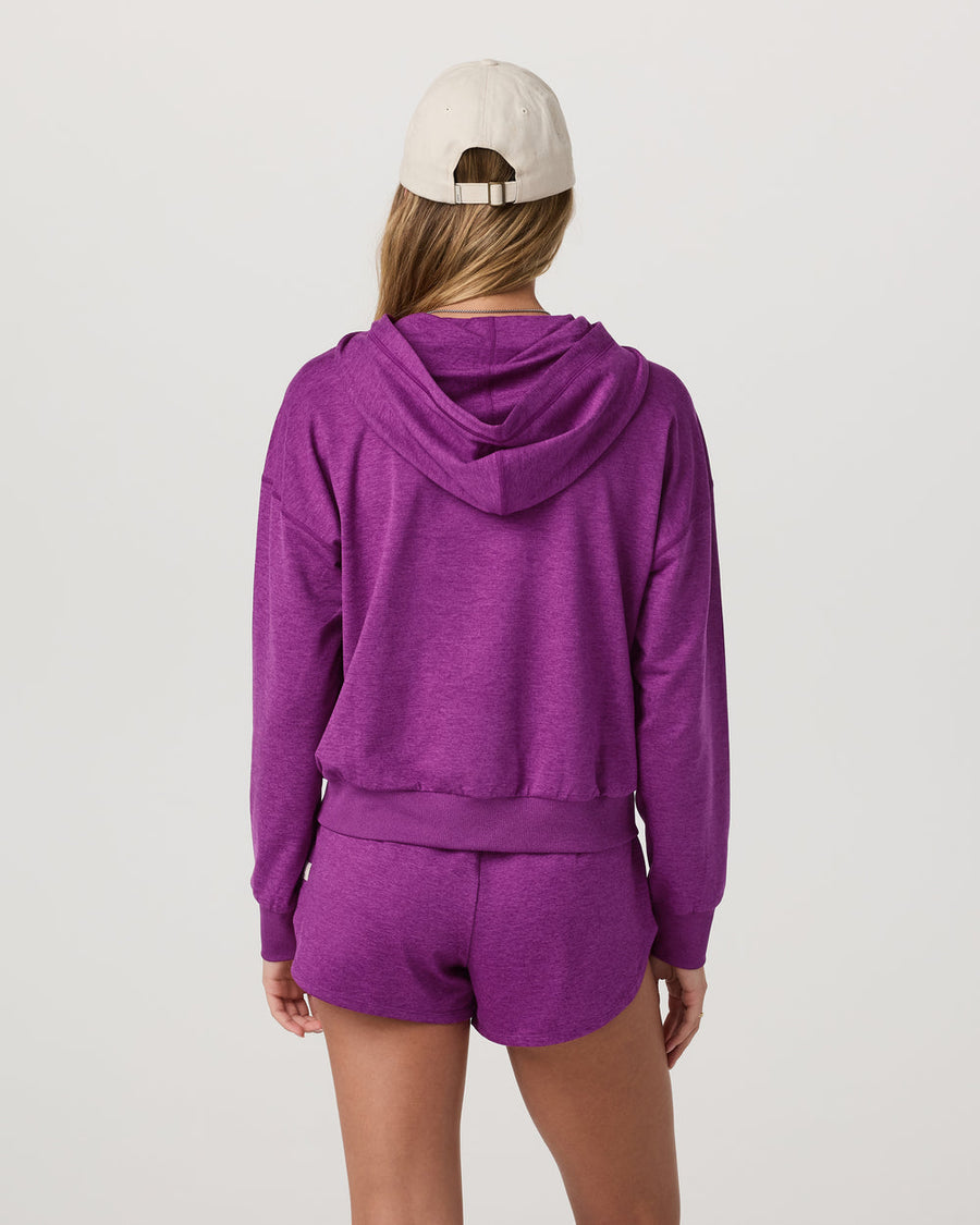VW2041 Halo Modern Pullover