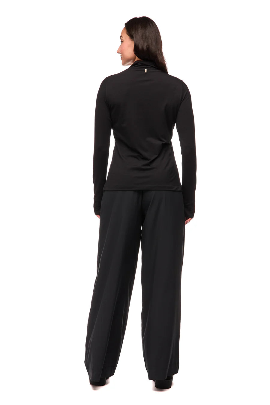IND25T0036 Strika III Cross Neck L/S Top