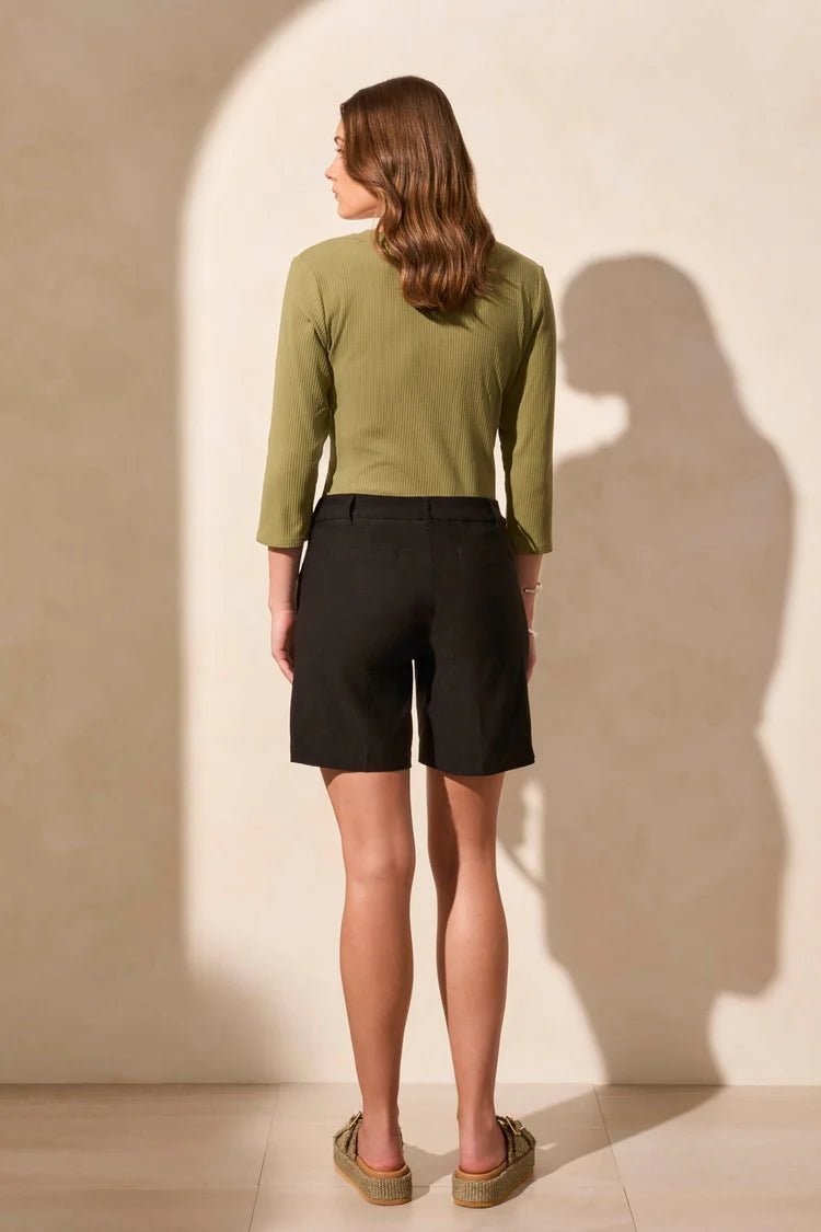 TR2059o Flatten It Pull On Short W/Button Accents - kc clothing