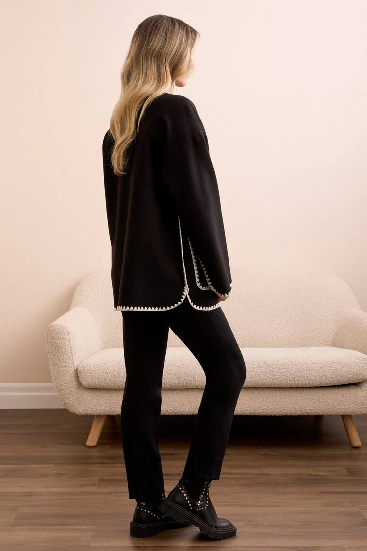 TR2287o Button Front Coat W/Detachable Scarf